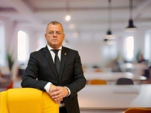 Costel Barbu susține reducerea birocrației și apropierea administrației de cetățean